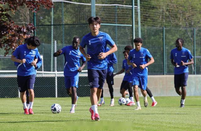 网上百家乐平台-王勤伯：给留洋足球少年的3点建议