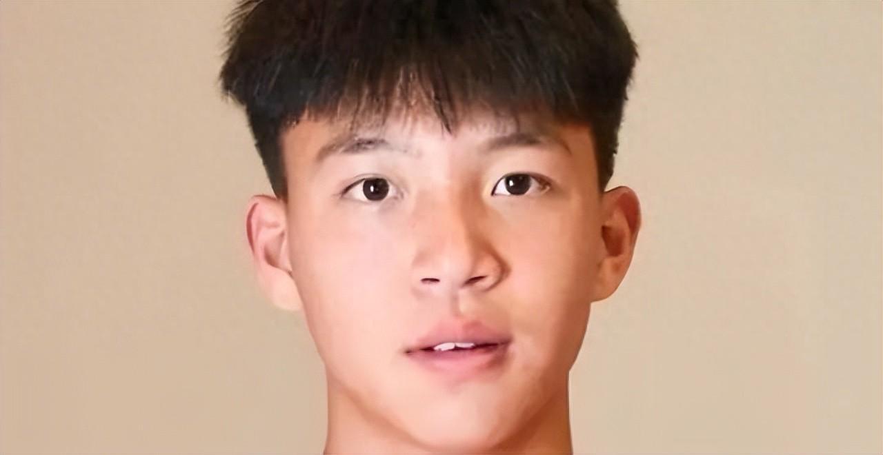 真人百家乐游戏登录入口-王钰栋球探报告来了，模板巴西国脚马丁内利，球探评分：7分