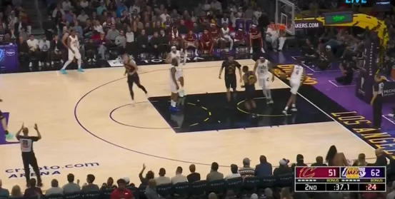 网上百家乐平台-东契奇三分手起刀落稳稳命中,得到20分&追平科比单月纪录